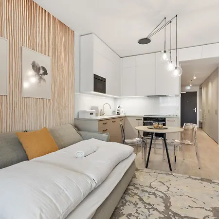 Апартаменты Lam Sophisticated - Ac - Balcony *