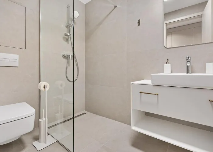 Lam Sophisticated - Ac - Balcony Apartament *